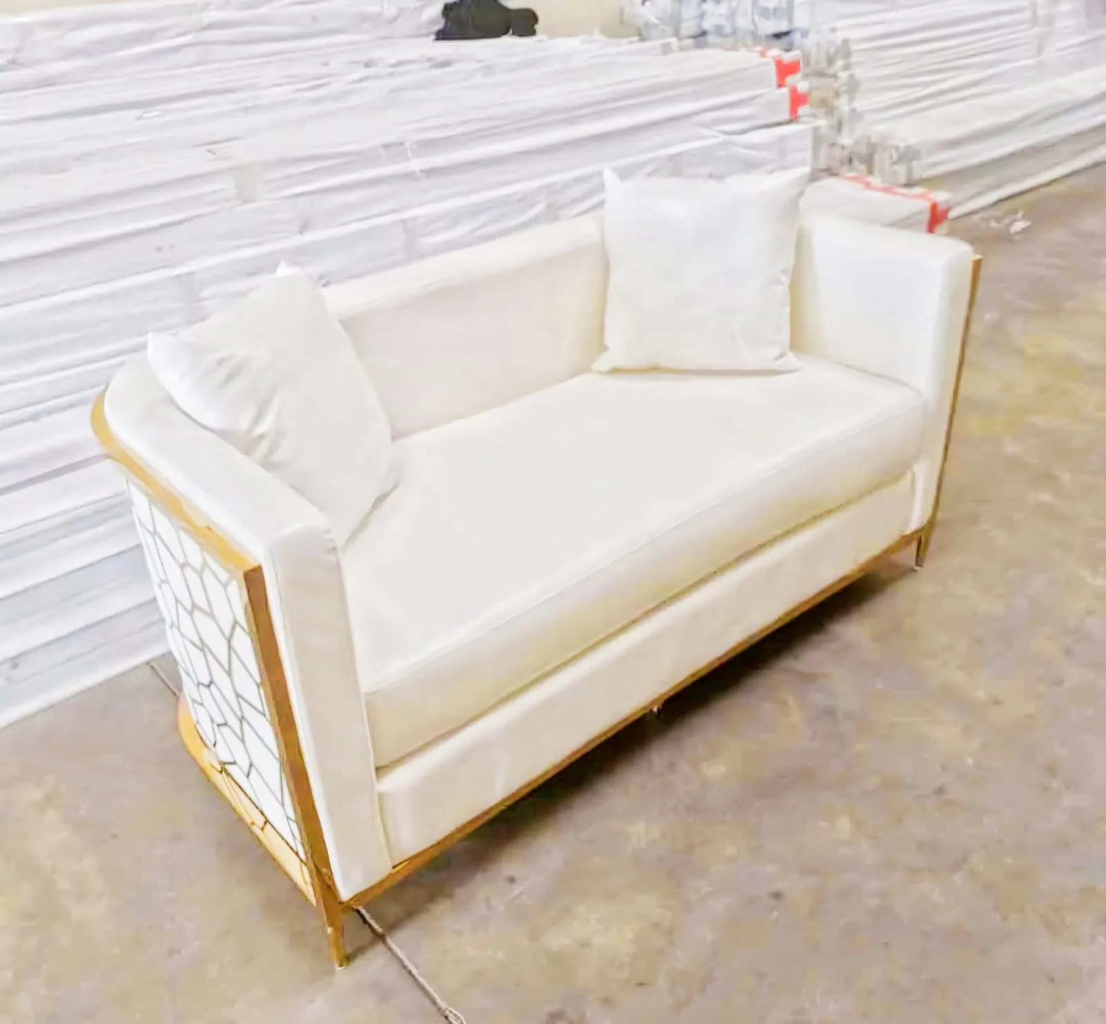 Chairs & Seating