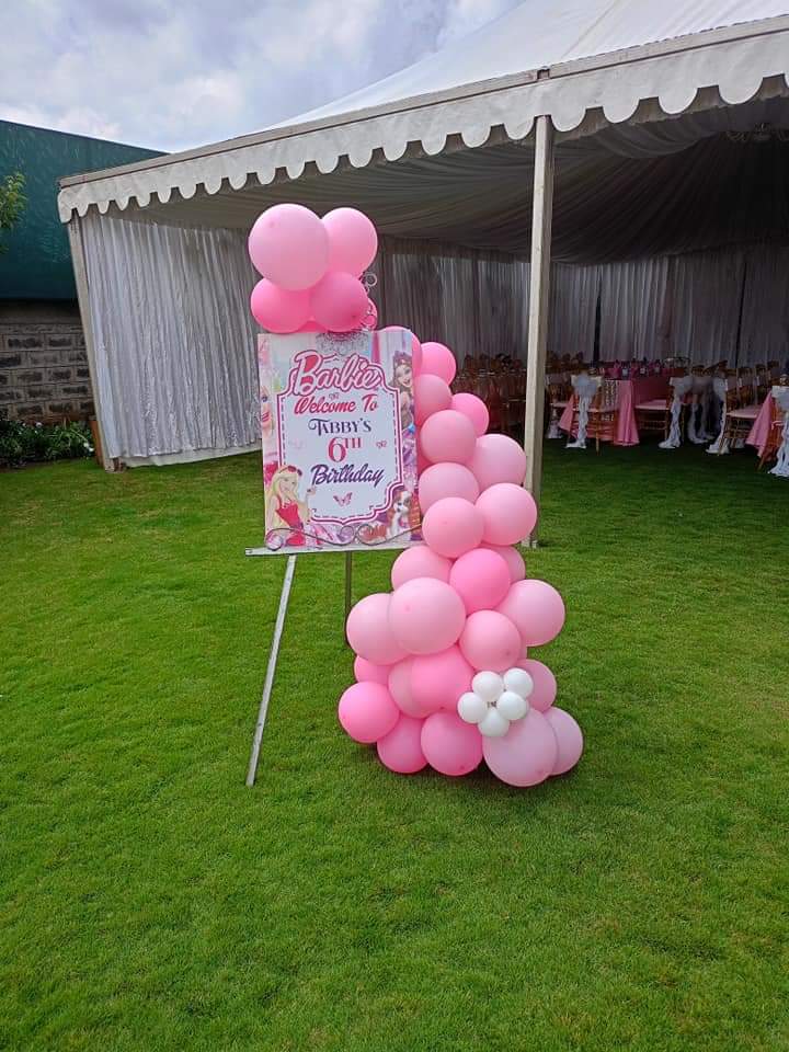 Kids birthday balloon decorating